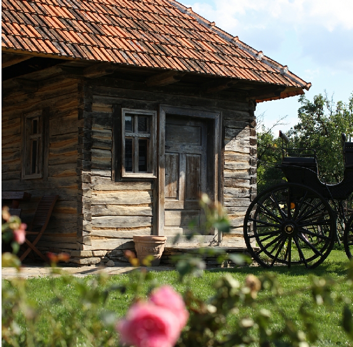 Vezi galeria fotografica pentru Casa Husarului situata la Bicfalau