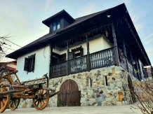 Casa cu cerdac - cazare Fagaras, Tara Muscelului (01)