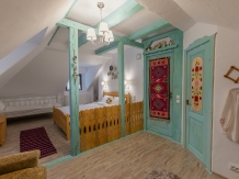 Casa cu cerdac - accommodation in  Fagaras and nearby, Muscelului Country (36)