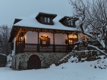 Casa cu cerdac - accommodation in  Fagaras and nearby, Muscelului Country (59)